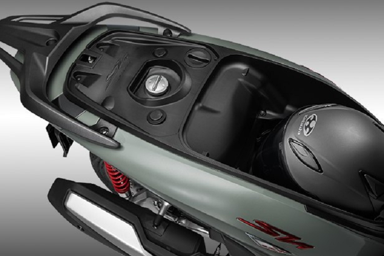 Honda SH350i 2023 sẽ chính thức được bán ra thị trường vào ngày 5/1/2023 thông qua các Cửa hàng Bán xe và Dịch vụ do Honda Ủy nhiệm (HEAD) trên toàn quốc với thời gian bảo hành 3 năm hoặc 30.000 km (tùy theo điều kiện nào đến trước).