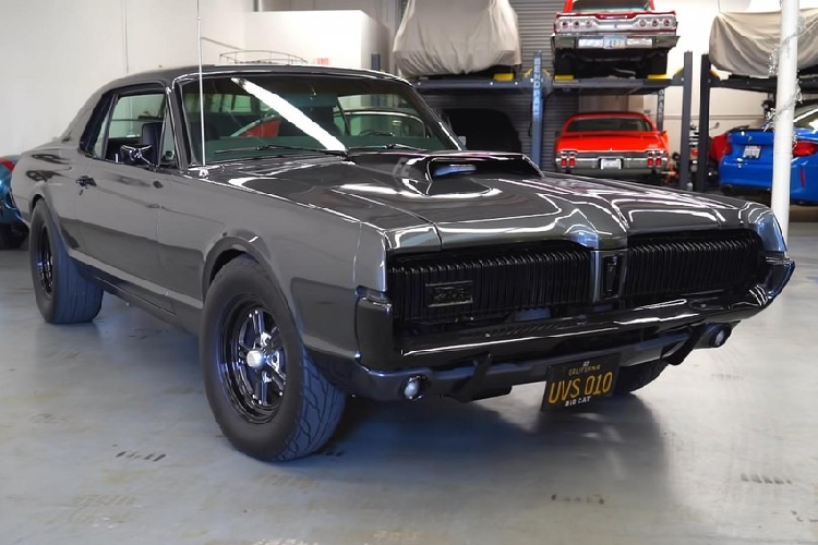 Vào năm 1967, nhà sản xuất xe Mercury đã tung ra mẫu xe mới mang tên Cougar để đối đầu Ford Mustang, ngay tại thời điểm cuộc chiến xe cơ bắp Mỹ đang nóng lên. Mercury Cougar đời 1967 nhanh không kém mẫu xe kinh điển của Ford (thậm chí đẹp hơn theo quan điểm của một số người), nó đã không được chú ý nhiều như Mustang. Tuy nhiên, chiếc Cougar phục chế kiêm độ này nhất định sẽ khiến người khác ghi nhớ.