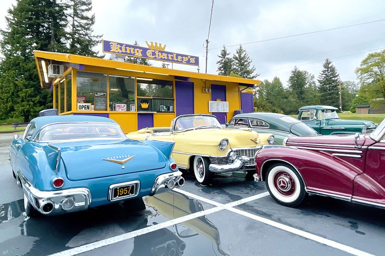 “Chứng tự kỷ đã giúp thằng bé có con mắt nghệ thuật lạ thường. Nhận thức về hình ảnh của con trai tôi vượt xa những thử nghiệm chuẩn mực. Những người tự kỷ thường suy nghĩ bằng hình ảnh và cũng là những người rất chi tiết. Đó chính là lợi thế của thằng bé. Việc chụp ảnh rất tốt cho sự phát triển của Anthony", bà Ramona chia sẻ.