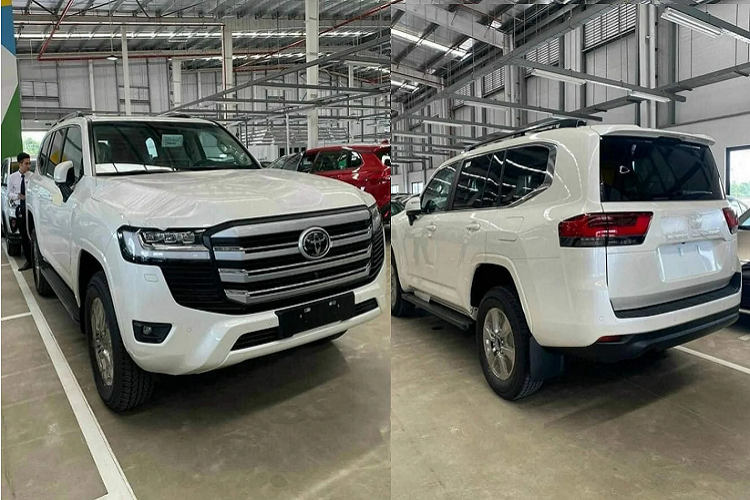 Chiếc Toyota Land Cruiser 2022 mới được một khách hàng đặt mua trước đó nhưng hiện tại không lấy xe đã nhanh chóng được chào bán lại. Cụ thể, xe được chào giá 4,999 tỷ đồng, tức cao hơn 939 triệu đồng so với mức giá niêm yết từ 4,060 tỷ đồng của Land Cruiser 2022.