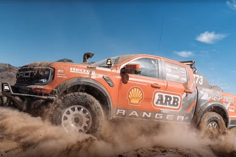 Được tổ chức trên bán đảo Baja California, đây được coi là một trong những cuộc đua địa hình uy tín nhất thế giới, thu hút các đối thủ từ khắp nơi trên thế giới với mong muốn vượt qua hàng dặm địa hình sa mạc hiểm trở với những dốc đứng vô cùng khó khăn.