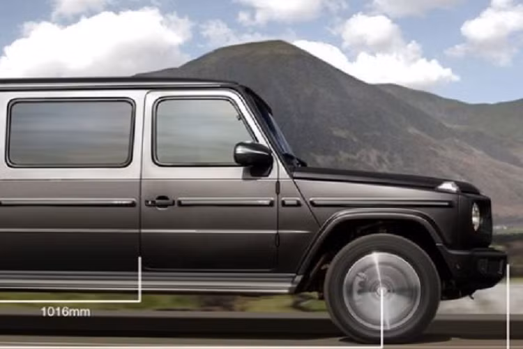 Các khách hàng cũng có thể yêu cầu lắp đặt thêm cả còi báo hiệu, loa phóng thanh, bánh xe gia cường hạng nặng, trang bị lối thoát hiểm nhanh, hệ thống chữa cháy trong khoang máy…