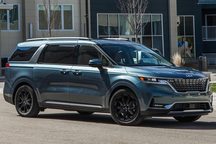 Bệ tì tay của hàng ghế “ông chủ” được tích hợp sẵn rất nhiều tiện ích sang trọng và đẳng cấp. Màn hình cảm ứng tích hợp ngay trên bệ đỡ tay trung tâm, cho phép điều khiển hệ thống đèn, điều hòa, âm thanh, màn hình TV, cửa trượt, cửa sổ, đàm thoại với khoang lái.