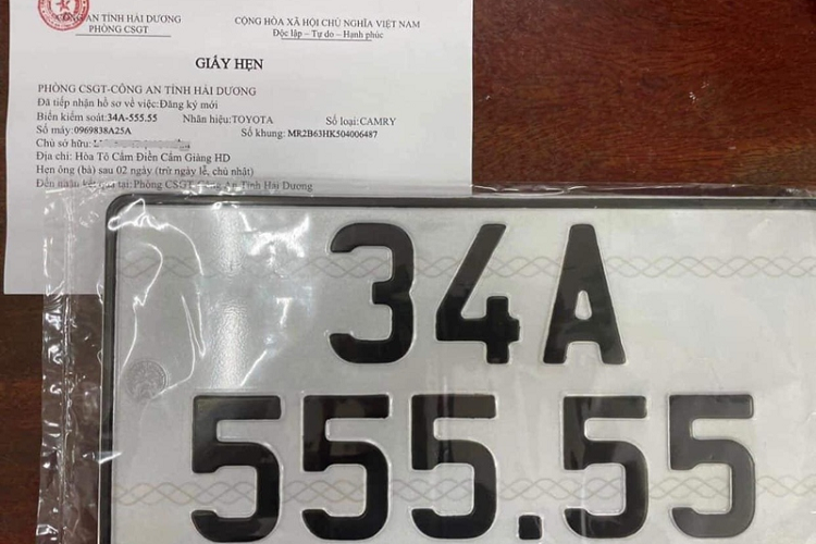 Sở dĩ chiếc xe được săn đón như vậy là vì tấm biển số "ngũ quý 5" có ý nghĩa đặc biệt riêng.