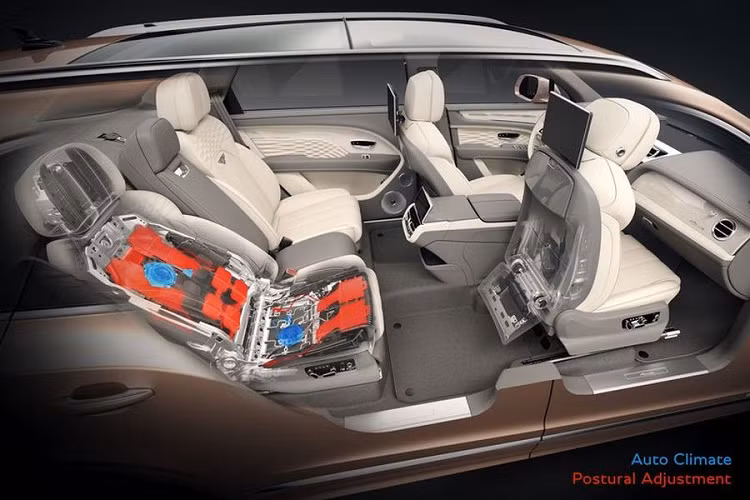 Một trang bị nổi bật khác của SUV siêu sang Bentley Bentayga EWB là hệ thống đèn nền nền nội thất Bentley Diamond Illumination với các bóng đèn nền được đặt ẩn phía sau lớp da bọc đục lỗ. Khách hàng có thể lựa chọn độ dày đặc của đèn và màu sắc của chúng.