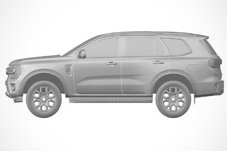 Sở dĩ người ta cho rằng đây là Ford Everest Wildtrak vì xe có một số chi tiết thiết kế giống Ranger Wildtrak. Theo đó, chiếc Ford Everest trong hình ảnh rò rỉ đi kèm 2 nẹp tạo thành hình chữ "X" trên đầu xe. Đây vốn là đặc điểm nhận dạng của Ford Ranger 2022 bản Wildtrak cao cấp nhất. Dự kiến, 2 nẹp này của Ford Everest Wildtrak 2023 cũng sẽ được sơn màu đen tương tự Ranger Wildtrak mới.