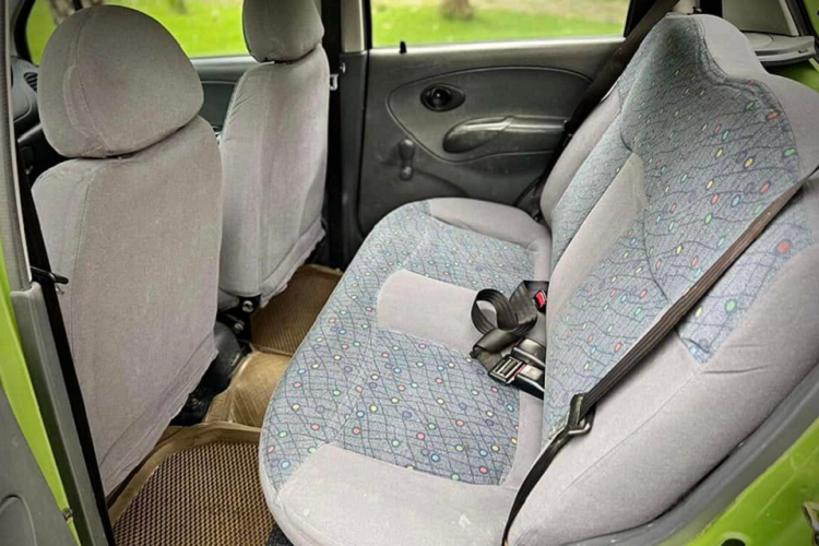 Daewoo Matiz không chỉ là chiếc xe cỡ nhỏ giá rẻ, nó còn là một chiếc xe đi phố tiết kiệm xăng. Với động cơ 0,8 lít, 3 xi lanh có công suất 51 mã lực, xe chỉ tiêu thụ từ 6-7 lít xăng/100 km đường đô thị.