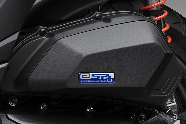 Dù không nhận được bất cứ nâng cấp nào về mặt trang bị nhưng giá xe Honda SH160i so với 150i vẫn đắt hơn đôi chút. Cụ thể, các phiên bản Honda SH160i Tiêu chuẩn, Cao cấp, Đặc biệt và Thể thao lần lượt có giá bán tương ứng là 91,79 triệu đồng, 99,79 triệu đồng, 100,99 triệu đồng và 101,49 triệu đồng.