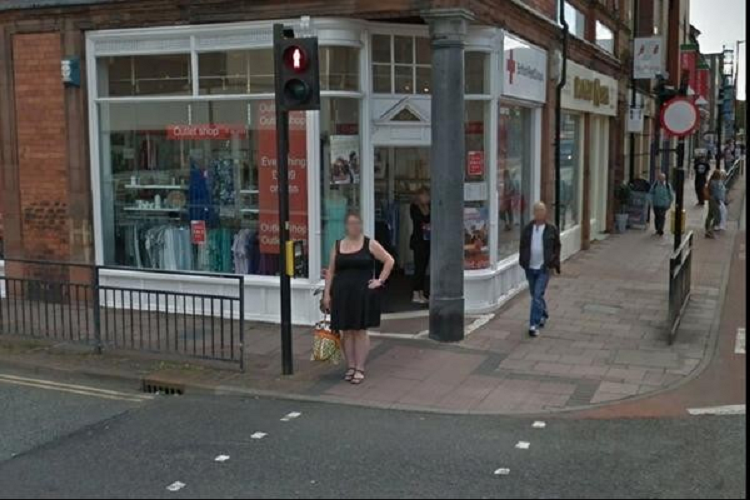 “Nguoi di xuyen thoi gian”: bat ngo 2 tam anh cach nhau 9 nam-Hinh-3