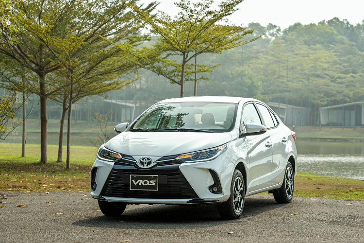 Tại ba quốc gia nói trên, Toyota Vios giá rẻ trang bị động cơ xăng với ba tùy chọn truyền động khác nhau là 1.2L, 1.3L và 1.5L. Dù được mệnh danh là "thùng tôn di động" nhưng Toyota Vios luôn cái tên siêu hot và luôn có doanh số cao ngất ngưởng tại Việt Nam.