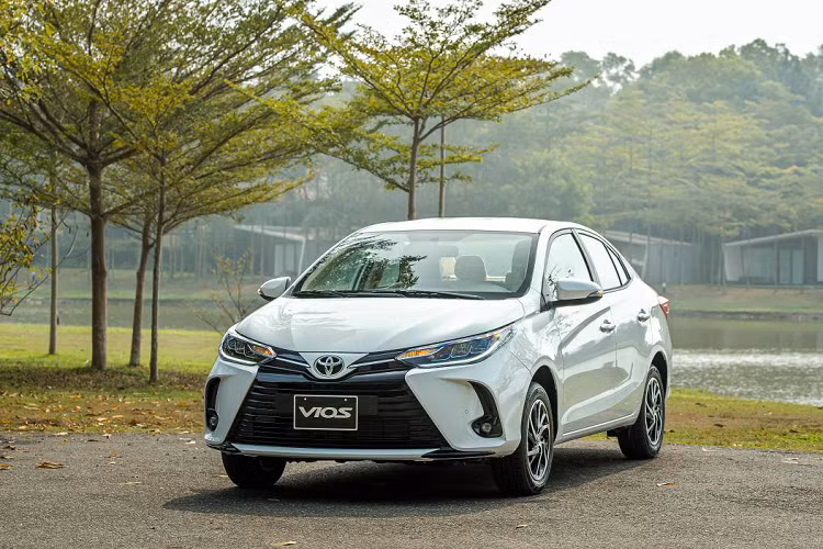 Tại ba quốc gia nói trên, Toyota Vios giá rẻ trang bị động cơ xăng với ba tùy chọn truyền động khác nhau là 1.2L, 1.3L và 1.5L. Dù được mệnh danh là "thùng tôn di động" nhưng Toyota Vios luôn cái tên siêu hot và luôn có doanh số cao ngất ngưởng tại Việt Nam.