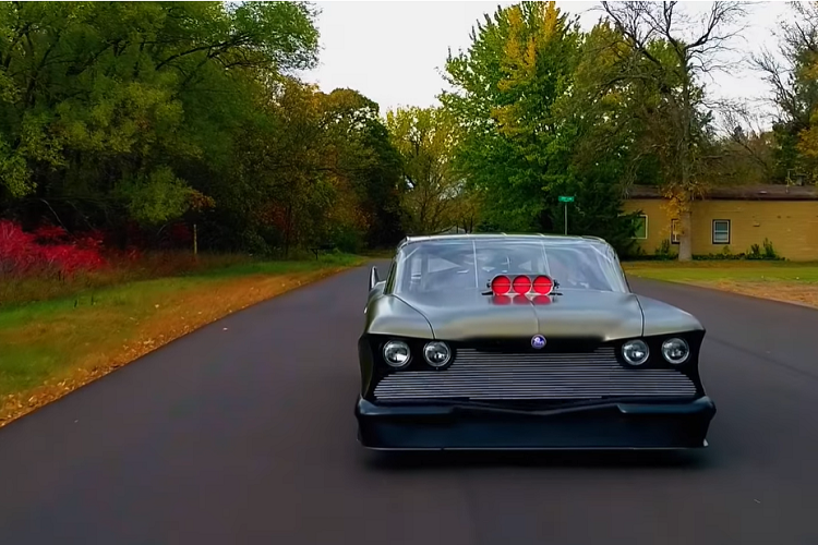 Friedrich cũng là một thợ chế tạo khung gầm và xe độ có kinh nghiệm - một kỹ năng mà anh ấy có được từ Don Ness, một chuyên gia chế tạo xe đua drag nổi tiếng ở Minnesota.