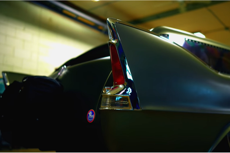 Bên dưới nắp capô là khối động cơ HEMI 528 EFI đi kèm với AEM Electronics EFI, được chế tạo bởi Wheeler Racing Engines. Sự kết hợp này mang đến công suất 800 mã lực mạnh mẽ, nhưng không rõ hiệu suất vận hành cụ thể là bao nhiêu, ngoại trừ tốc độ tối đa 256 km/h đã đề cập ở trên.