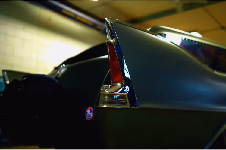 Bên dưới nắp capô là khối động cơ HEMI 528 EFI đi kèm với AEM Electronics EFI, được chế tạo bởi Wheeler Racing Engines. Sự kết hợp này mang đến công suất 800 mã lực mạnh mẽ, nhưng không rõ hiệu suất vận hành cụ thể là bao nhiêu, ngoại trừ tốc độ tối đa 256 km/h đã đề cập ở trên.