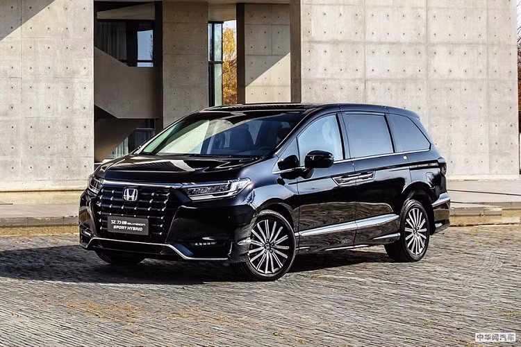 Vào hồi tháng 6/2021, hãng xe Nhật Bản đã công bố thông tin "khai tử" dòng xe MPV Honda Odyssey ở thị trường Nhật Bản, cùng với 2 mẫu xe Clarity và Legend. Nguyên nhân là do hãng Honda sẽ đóng cửa nhà máy ở Sayama, Nhật Bản, vào tháng 3 năm sau để đơn giản hóa danh mục sản phẩm và cắt giảm chi phí.