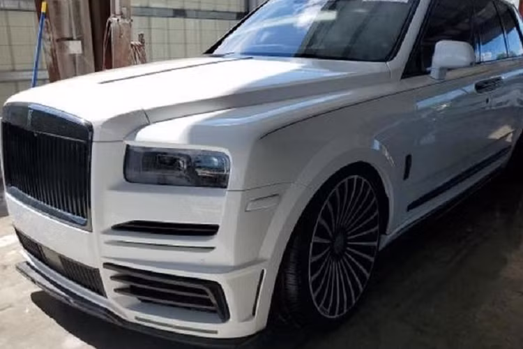 Chiếc xe thứ hai đang được cung cấp tại cùng một địa điểm là Rolls-Royce Cullinan và thiệt hại do ngập nước cũng được coi là nguyên nhân gây ra thiệt hại chính.