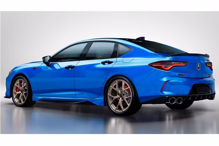 1.Acura: Long Beach Blue Màu sơn ngoại thất Long Beach Blue được cung cấp trên Acura NSX và TLX Type S dưới dạng tùy chọn với mức phụ phí 1.000 USD (khoảng 23 triệu VNĐ). Màu sơn này nằm trong bảng màu cao cấp (Premium) bên cạnh những màu sơn khác như Indy Yellow Pearl, Thermal Orange Metallic, Source Silver và Casino White Pearl.