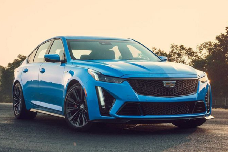 4.Cadillac: Electric Blue Hai chiếc xe điện độc đáo như CT4-V và CT5-V Blackwing xứng đáng có một màu sơn táo bạo Electric Blue. Khách hàng lựa chọn màu Electric Blue cần chi ra mức phụ phí 625 USD (khoảng 14 triệu VNĐ).