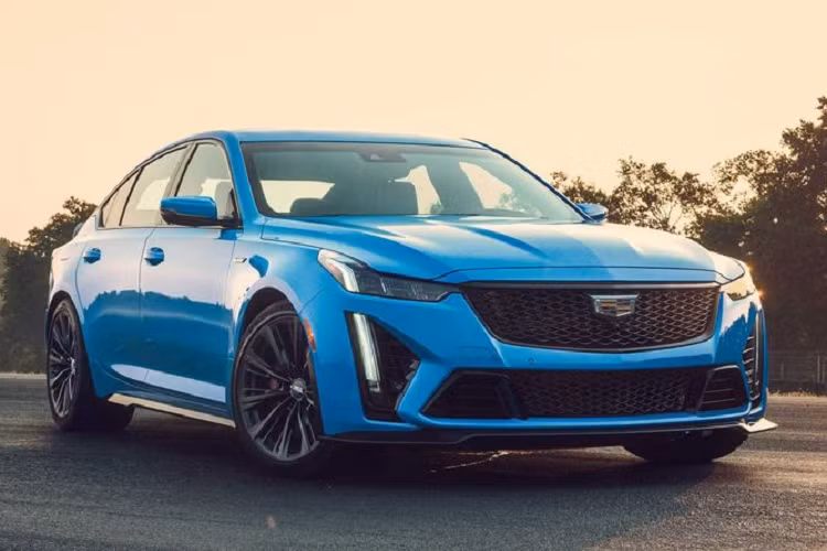 4.Cadillac: Electric Blue Hai chiếc xe điện độc đáo như CT4-V và CT5-V Blackwing xứng đáng có một màu sơn táo bạo Electric Blue. Khách hàng lựa chọn màu Electric Blue cần chi ra mức phụ phí 625 USD (khoảng 14 triệu VNĐ).