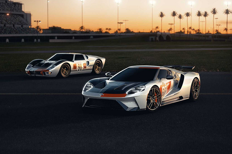 Mùa giải 1966 chứng kiến pha càn quét đối thủ cực mạnh của những chiếc Ford GT40 bằng cách dàn hàng nhất - nhì ba khi cán đích 24h Le Mans. Từ trước đến nay sự chú ý đa số đều đổ dồn về Bruce McLaren và Ken Miles - hai tay đua cừ khôi xứ cờ hoa đã về đích cạnh nhau ở vị trí nhất và nhì, đem về vinh quang cho đội đua Shelby America.