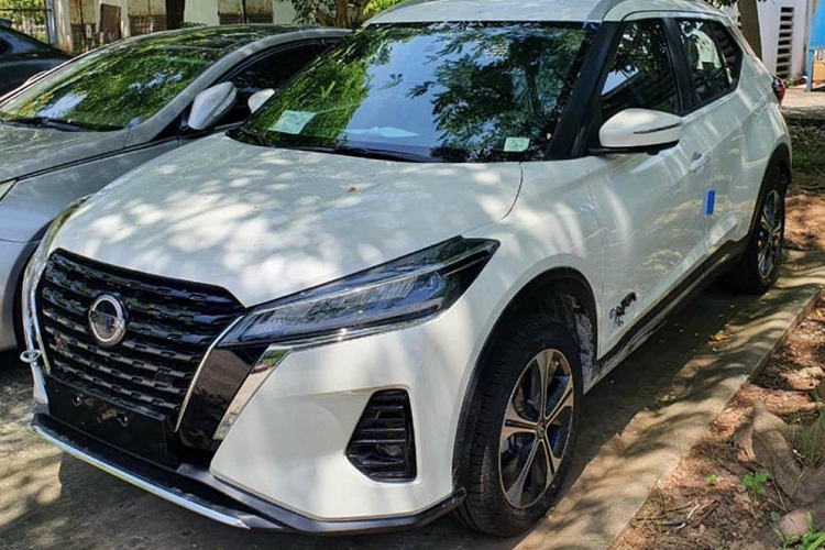 Đến nay, hãng xe Nhật Bản đã ngầm xác nhận việc sẽ mắt mẫu Nissan Kicks 2022 giá rẻ trong thời gian tới qua việc chia sẻ các lợi ích về công nghệ e-Power trong chiến lược phát triển tại Việt Nam. Điều khiến nhiều người quan tâm là mức giá bán có đúng từ 650 triệu đồng như các nhân viên bán hàng đang chào khách hay không.