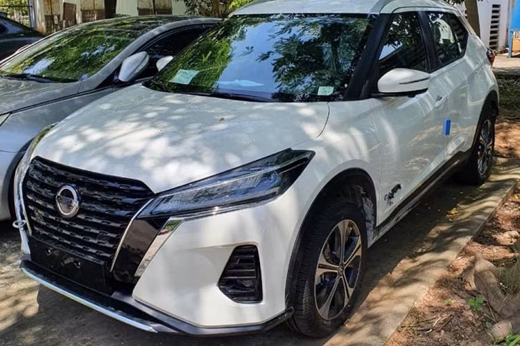 Đến nay, hãng xe Nhật Bản đã ngầm xác nhận việc sẽ mắt mẫu Nissan Kicks 2022 giá rẻ trong thời gian tới qua việc chia sẻ các lợi ích về công nghệ e-Power trong chiến lược phát triển tại Việt Nam. Điều khiến nhiều người quan tâm là mức giá bán có đúng từ 650 triệu đồng như các nhân viên bán hàng đang chào khách hay không.