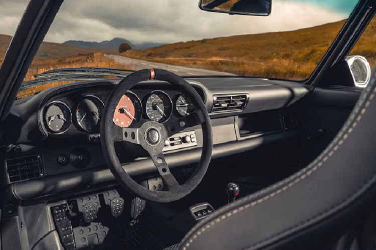 Paul Stephens Autoart ra mat ban do Porsche 911 993R 