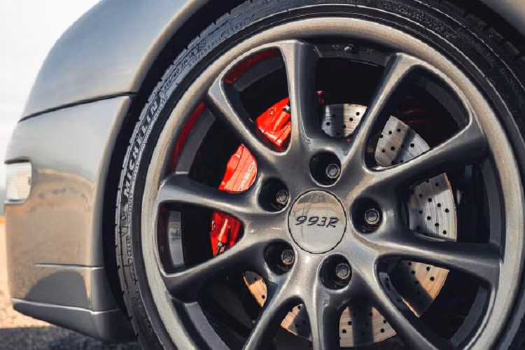 Paul Stephens Autoart ra mat ban do Porsche 911 993R 