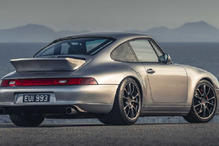 Stephens cho biết: “993R không phải là một chiếc xe đẹp nhất nhưng tôi mong muốn mẫu xe này sẽ trở thành mẫu xe tốt nhất của Autoart, đáp ứng hoặc làm tốt hơn mong muốn của khách hàng.”