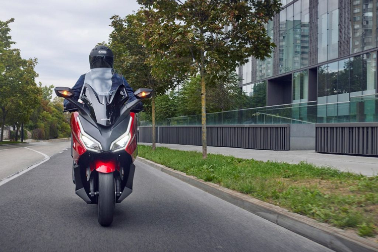 Hai chiếc Forza nhỏ hơn đã được gia nhập vào dòng sản phẩm của Honda bởi Forza 750 sang trọng cao cấp cho năm 2020 và phiên bản Forza hấp dẫn đã thu hút hơn 160.000 khách hàng kể từ khi Forza 125 xuất hiện vào năm 2012.