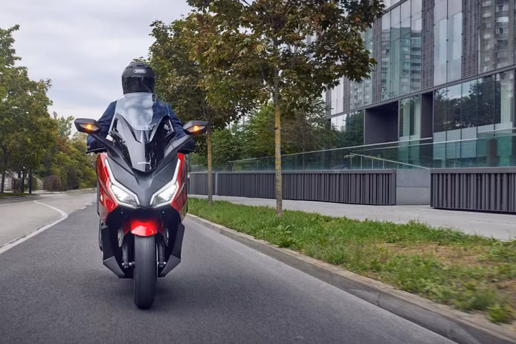 Hai chiếc Forza nhỏ hơn đã được gia nhập vào dòng sản phẩm của Honda bởi Forza 750 sang trọng cao cấp cho năm 2020 và phiên bản Forza hấp dẫn đã thu hút hơn 160.000 khách hàng kể từ khi Forza 125 xuất hiện vào năm 2012.