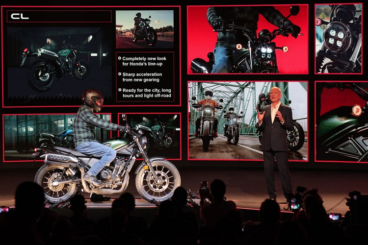  Honda CL500 Lấy cảm hứng từ những chiếc xe Honda CL của những năm 1960 và 1970, CL500 funky là sự kết hợp giữa nét quyến rũ cổ điển với những thiết bị hiện đại và công nghệ tiên tiến đã tạo ra một mẫu xe naked bike thành thị hoàn chỉnh hoàn toàn mới của Honda. Xe được thiết kế để phù hợp với công việc di chuyển hàng ngày, một chuyến đi cuối tuần dài hoặc thậm chí là một số đường địa hình.