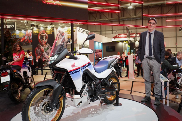 Khả năng toàn diện này bắt nguồn từ động cơ song song với dung tích 755cc hoàn toàn mới của Honda kết hợp mô-men xoắn trong phạm vi vòng tua thấp đến trung bình cộng với đặc tính và âm thanh hấp dẫn từ tay quay 270° và ống mới. Công suất cực đại 67,5kW, mã lực tại tua máy đạt 9.500 vòng/phút và mô-men xoắn cực đại 75 Nm tại 7.250 vòng/phút.