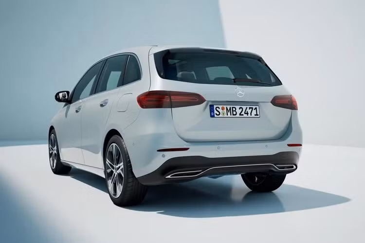 Các phiên bản PHEV cũng có thể sạc bằng bộ sạc DC 22 kW, giúp thời lượng sạc từ 10% đến 80% chỉ mất 25 phút. Động cơ điện cũng được nâng cấp thêm 5 kW và đạt tổng công suất 80 kW.