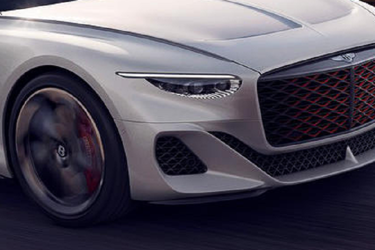 Bentley Mulliner Batur vẫn sở hữu chi tiết ngoại thất cộp mác thương hiệu như lưới tản nhiệt và cản trước/sau. Mulliner Batur đi kèm lưới tản nhiệt có thiết kế cứng cáp và khí động lực học hơn, cụm đèn pha LED với thiết kế hình giọt nước mới, tích hợp dải đèn LED định vị ban ngày. 