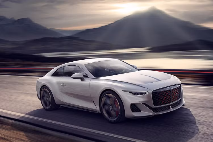 Không chỉ đơn thuần là sản phẩm kế nhiệm của Bacalar, mẫu Batur còn hé lộ ngôn ngữ thiết kế hoàn toàn mới của Bentley, thể hiện hình dáng và thiết kế đặc trưng cho các dòng xe thuần điện (BEV) của Bentley trong tương lai. 