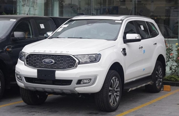 Dai ly tich cuc don kho, Ford Everest giam gia toi 100 trieu dong
