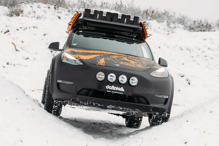 Chế độ này bổ sung thêm nhiều tính năng như tạo cài đặt tùy chỉnh cho nhiều biến số của hệ thống truyền động, ghi lại các vòng chạy bằng camera tích hợp và theo dõi phép đo từ xa trên đường đua.