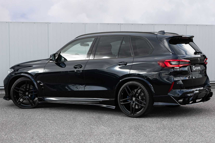 Chiếc SUV công suất cao có bộ khí động học carbon chín mảnh do hãng độ tự thiết kế, bổ sung thêm một cánh gió trước mới, phần mở rộng vòm bánh xe, ốp sườn, bộ khuếch tán phía sau và cánh gió sau.