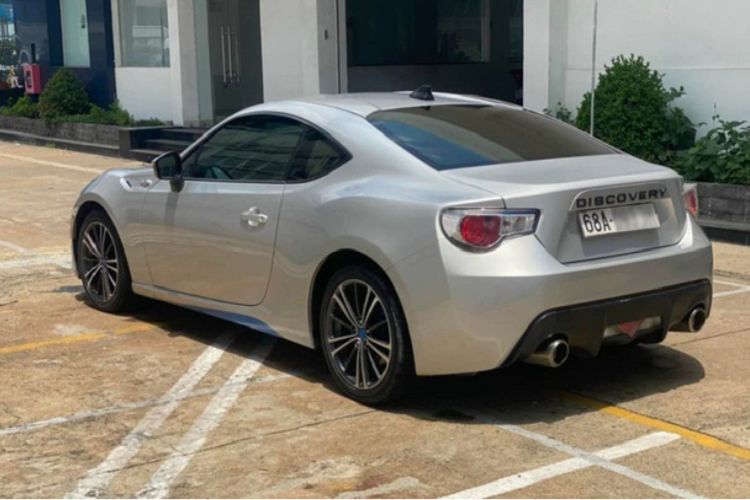 Sau 10 năm, mới đây Toyota đã trình làng phiên bản facelift của Toyota 86 với mức giá 1,687 tỷ đồng. Giá xe Toyota 86 2012 trong bài viết này hiện đang được chào bán hơn 900 triệu đồng.