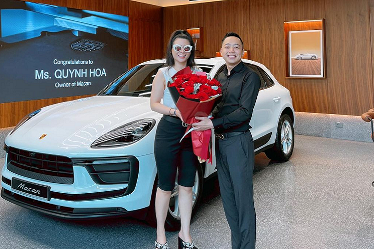 Tại Việt Nam, xe được phân phối chính hãng với 4 phiên bản gồm Macan Tiêu chuẩn, Macan T, Macan S và Macan GTS, mức giá xe Porsche Macan 2022 tương ứng từ 2,99 - 3,23 - 3,81 - 4,70 tỷ đồng.