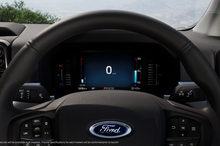 Ở phiên bản Ford Ranger Wildtrak 2022 sử dụng động cơ dầu 2.0L tăng áp đơn biturbo cho công suất 210 mã lực và mô-men xoắn cực đại 500Nm, sử dụng hộp số tự động 10 cấp và hệ dẫn động cầu sau hoặc 2 cầu.