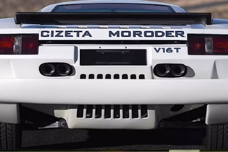 Công việc phục chế dường như đã được thực hiện tốt, vì RM Sotheby's, đơn vị đứng ra bán đấu giá chiếc xe, nói rằng nó "vẫn khiến khán giả kinh ngạc. Giá xe Cizeta-Moroder V16T cực hiếm này sẽ được công bố vào cuối tháng 1/2022, và không có niêm yết giá ước tính. Khi còn mới, chiếc xe này trị giá 300.000 USD (tương đương 650.000 USD ngày nay), do vậy ta có thể giả định nó sẽ thu hút số tiền không nhỏ trên sàn đấu giá.