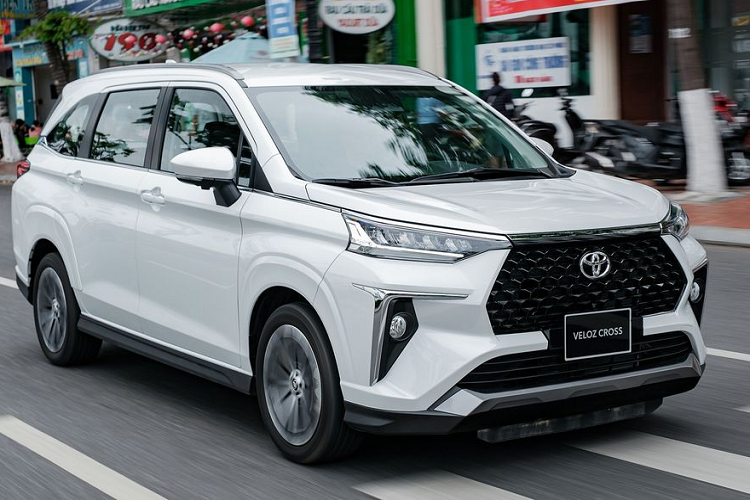 Theo đại lý, giá xe Toyota Veloz Cross tăng từ 5 - 7 triệu đồng so với mức hiện tại và thời điểm điều chỉnh diễn ra cuối tháng 11 hoặc đầu tháng 12.