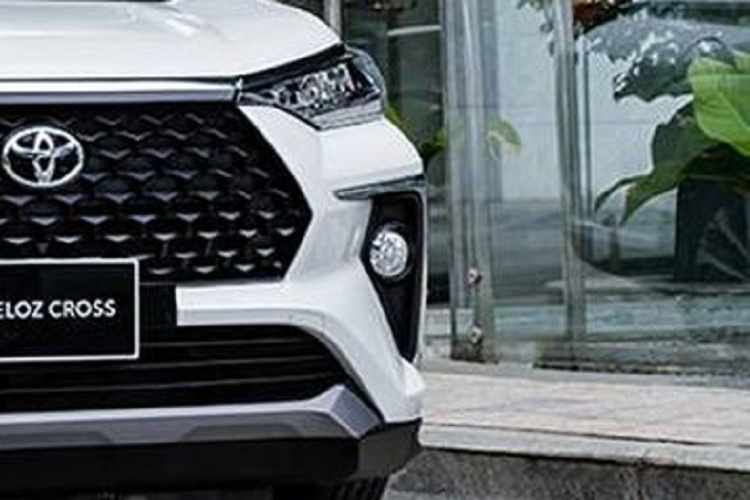 Đối với màu trắng ngọc trai giá bán sẽ cao hơn 8 triệu đồng ở các phiên bản. Trước đó, vào đầu tháng 8 năm nay, Toyota Việt Nam đã tăng giá bán của Veloz Cross và Avanza Premio thêm 10 triệu đồng trên tất cả các phiên bản.