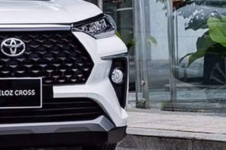 Đối với màu trắng ngọc trai giá bán sẽ cao hơn 8 triệu đồng ở các phiên bản. Trước đó, vào đầu tháng 8 năm nay, Toyota Việt Nam đã tăng giá bán của Veloz Cross và Avanza Premio thêm 10 triệu đồng trên tất cả các phiên bản.