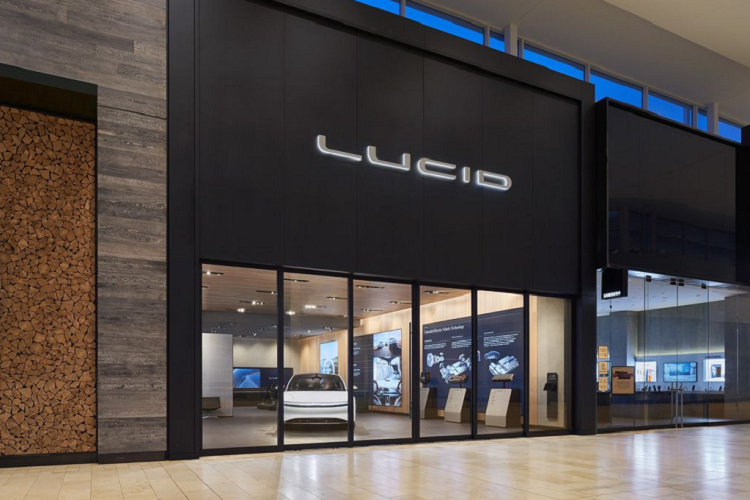 Để đủ điều kiện nhận khuyến mãi, khách hàng phải đặt trước Lucid Air trước ngày 30/6/2022 và đăng ký gói sạc với Electrify Canada hoặc Electrify America. Chi phí đặt trước mẫu xe điện Lucid Air từ 300 – 400 USD (~6,8 – 9 triệu đồng), giá xe Lucid Air 2022 khởi điểm cho phiên bản cơ của mẫu xe này là 77.400 USD (~1,77 tỷ đồng).