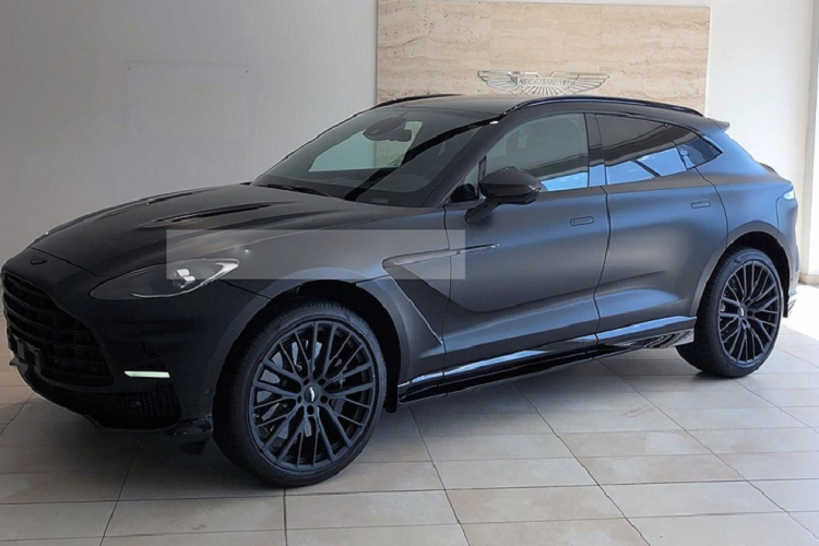 Ngày 4/8/2022 vừa qua, tin tức ông Đặng Lê Nguyên Vũ tậu Aston Martin Valhalla 2022 đã gây chấn động giới mê xe. Nguồn tin riêng của chúng tôi cho biết, thời gian dự kiến bàn giao xe Aston Martin Valhalla cho doanh nhân ngành cà phê là vào tháng 9 hoặc tháng 10/2023.