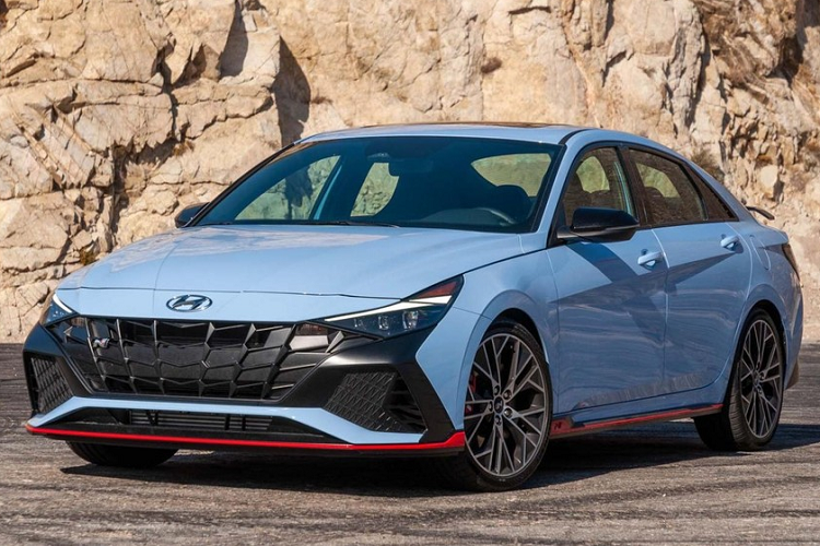 Nut mau do NGS tren Hyundai Elantra N 2023 tai Viet Nam de lam gi?