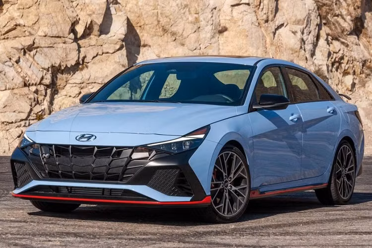 Nut mau do NGS tren Hyundai Elantra N 2023 tai Viet Nam de lam gi?